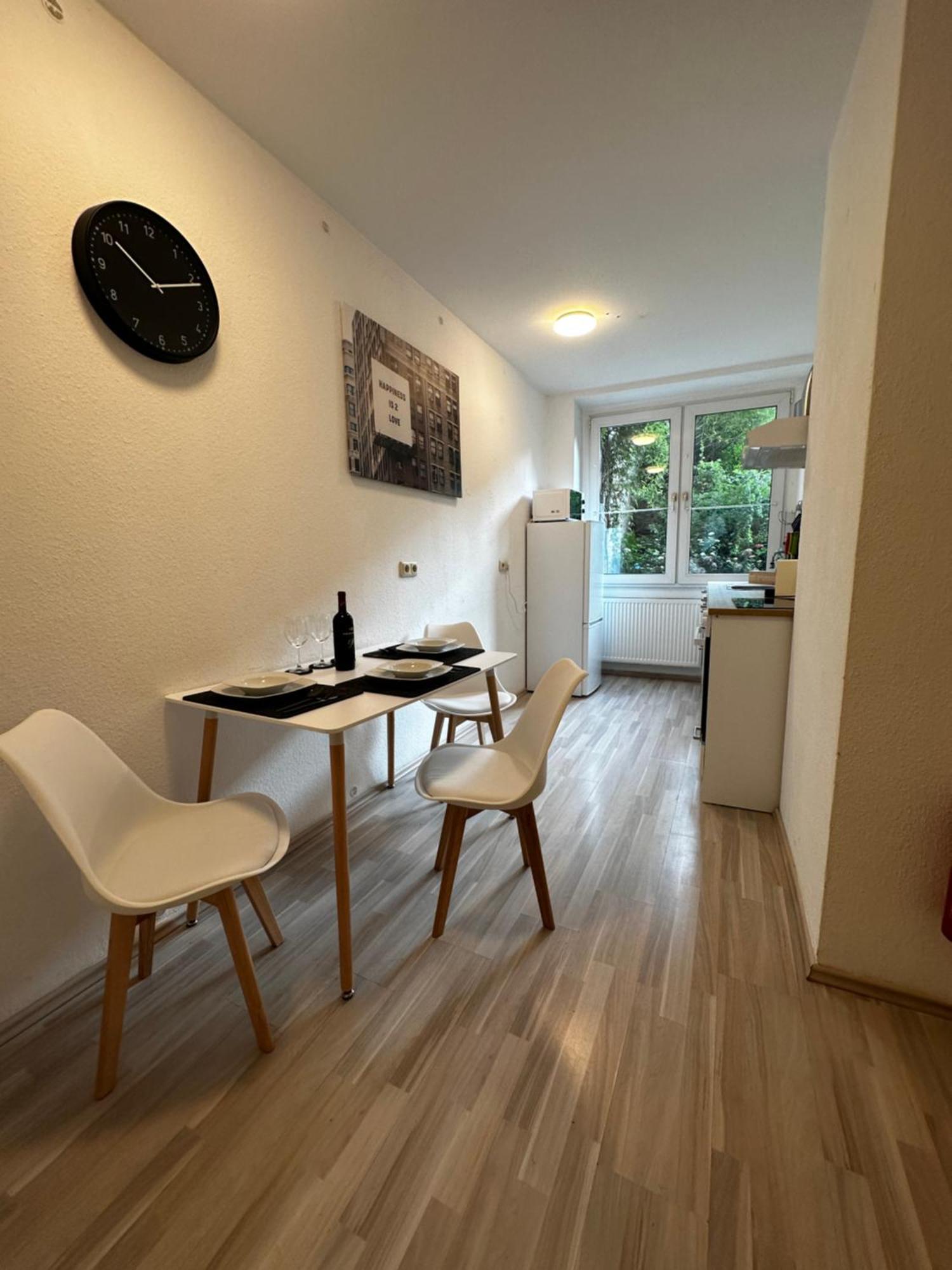 Apartment Mit Garten In Elberfeld- Zentral - Nespresso - Netflix